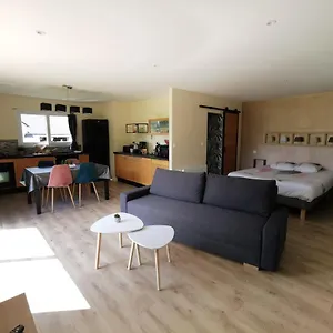 Maison-gîte Au Bord De L'oust Avec Jacuzzi Hébergement de vacances