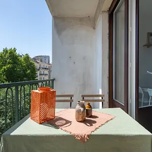 https://logement-6-personnes.fr-provencehotel.com