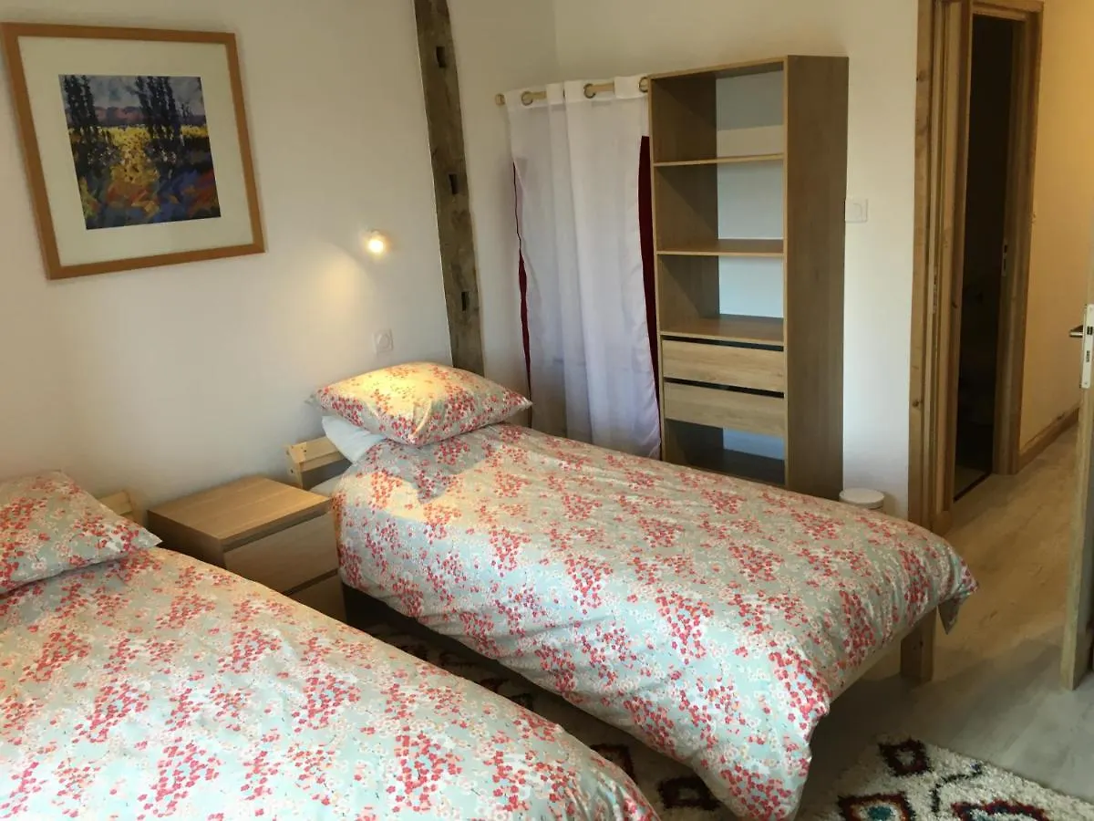 Les Maricotais Gîte L'Hirondelle Treverien 0*,  France